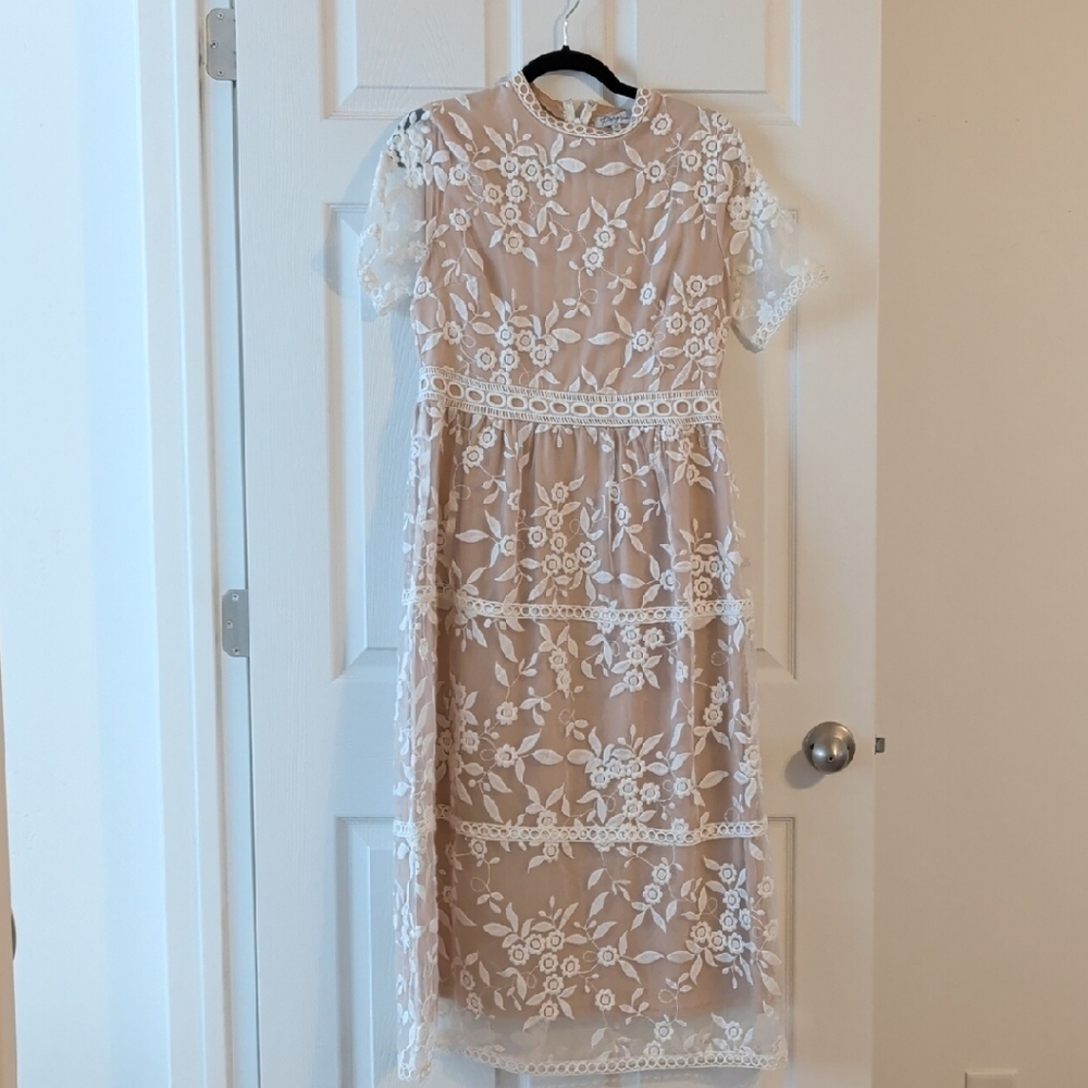 Polagram White and Cream Floral Lace Dress